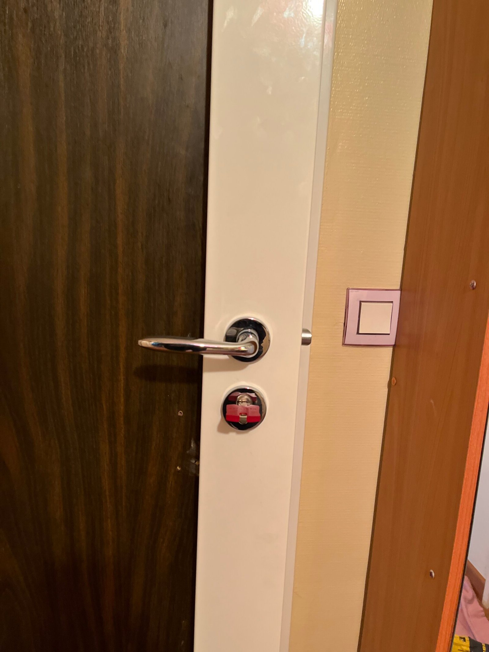 Comment installer une serrure 3 points encastrable